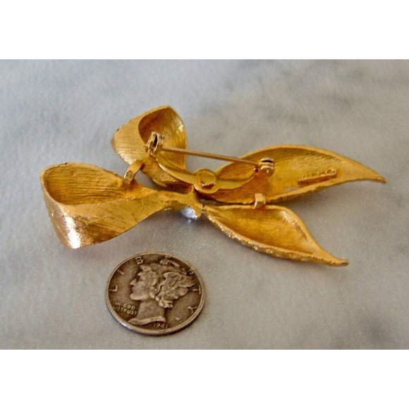 Vintage Gerry’s Gold Tone Bow Rhinestone Brooch - Picture 3 of 5